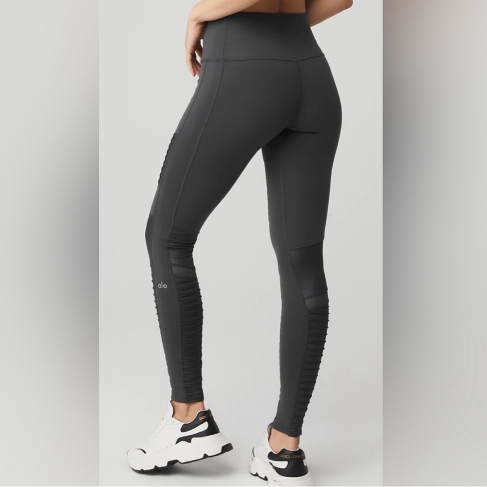 Alo Yoga Mesh Gray Leggings - Picture 2 of 9